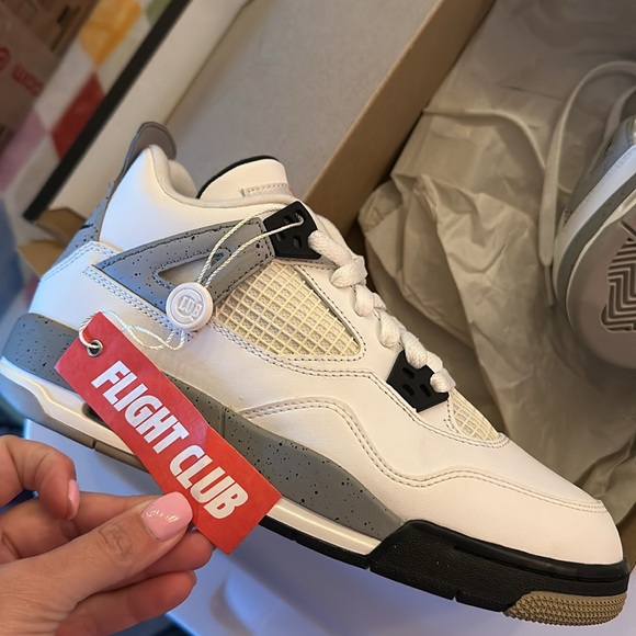 AIR JORDAN 4 RETRO - women’s 7 / Y 5.5 NEVER WORN still in box with tags - Picture 4 of 6